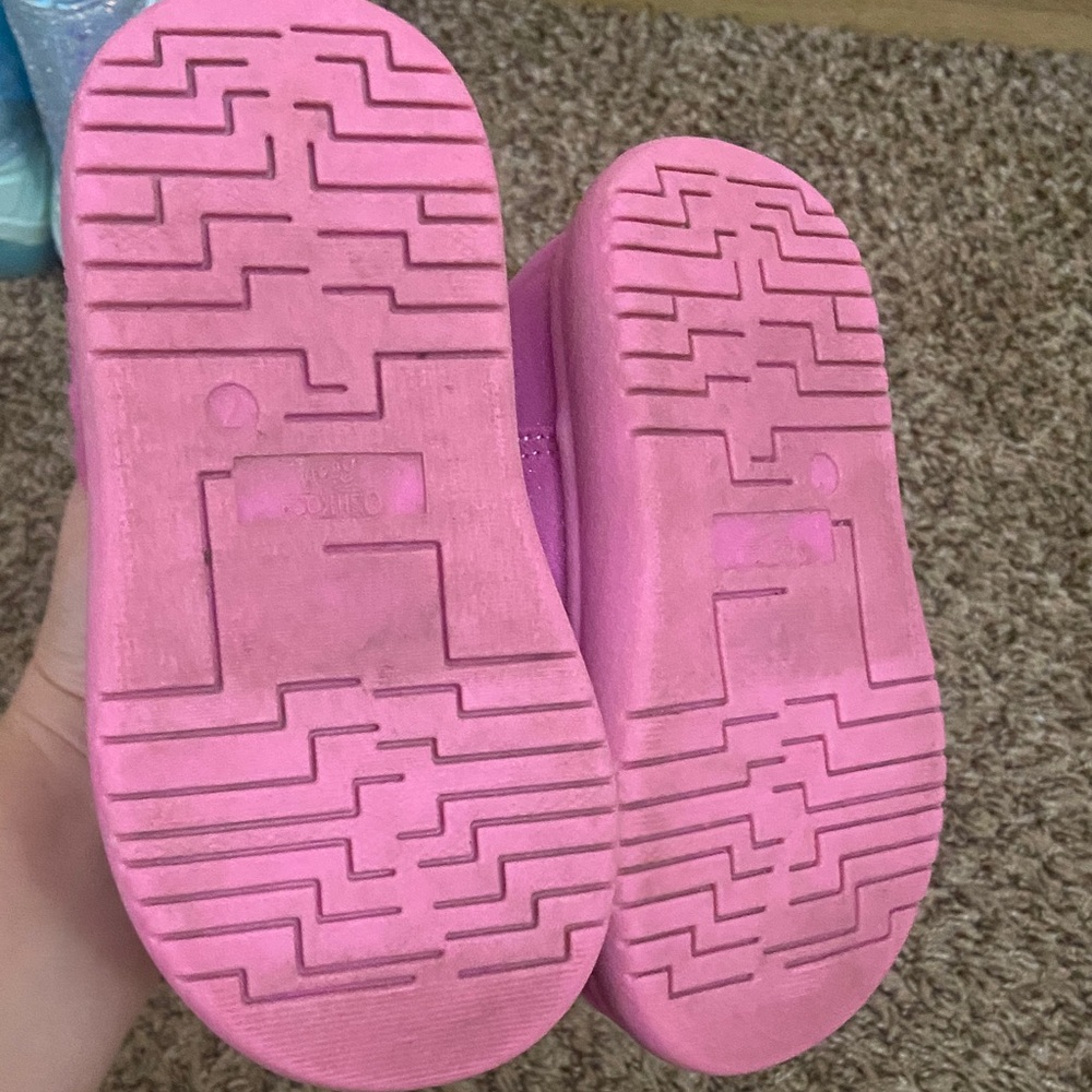 OshKosh B'gosh Sparkly Pink Boots - Picture 5 of 8